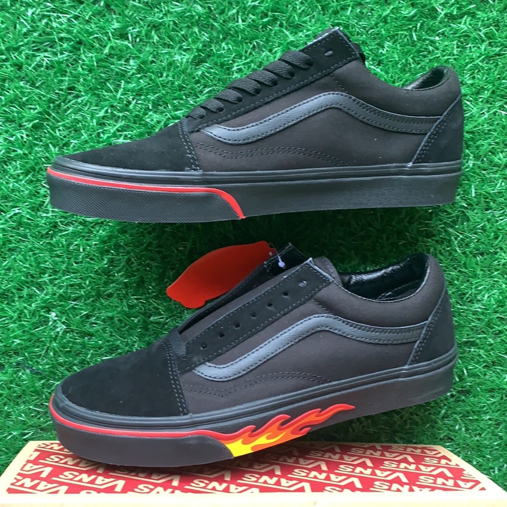 VANS MEN’S OLD SKOOL FLAME WALL Black/Black Old Skool
(Flame Wall) 
VN0A38G1Q8Q - Picture 12 of 16